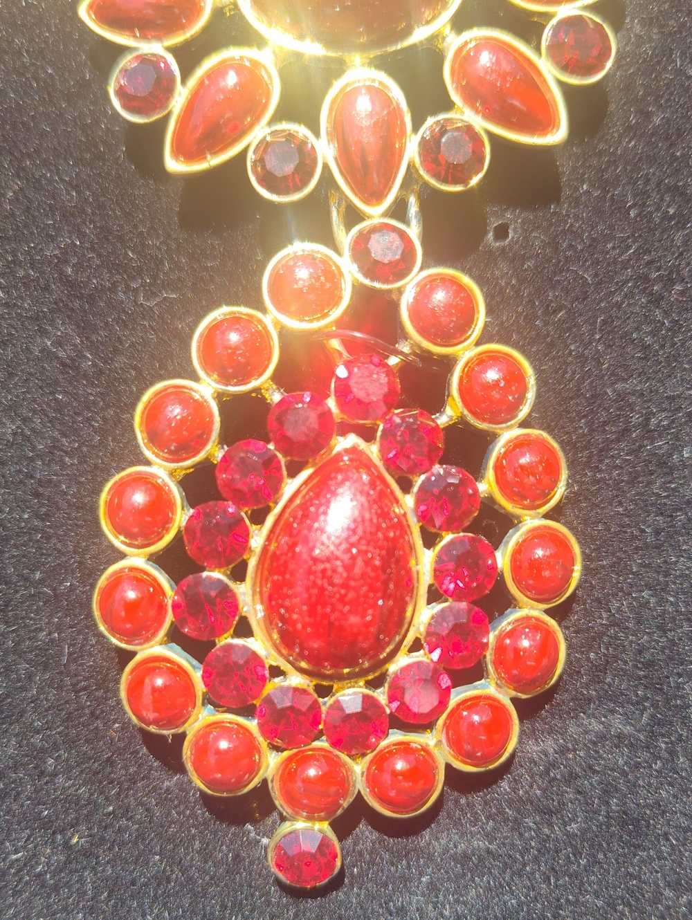 Necklace And Earring Set - Picture 4 of 5